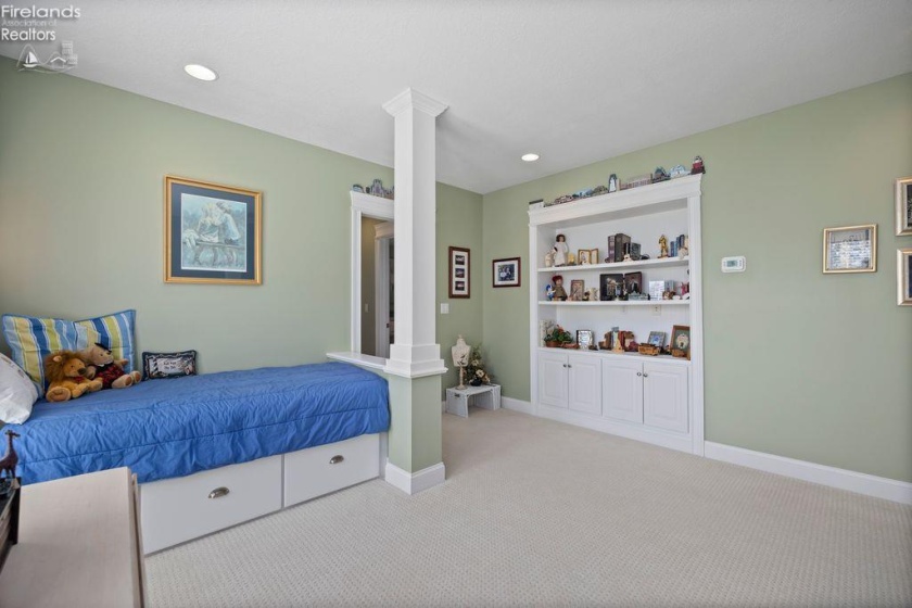 1304 Overlook Drive, Port Clinton, 43452, 5 Bedrooms Bedrooms, ,7 BathroomsBathrooms,Residential,For Sale,Overlook,20263132