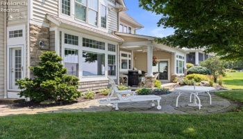 1304 Overlook Drive, Port Clinton, 43452, 5 Bedrooms Bedrooms, ,7 BathroomsBathrooms,Residential,For Sale,Overlook,20263132