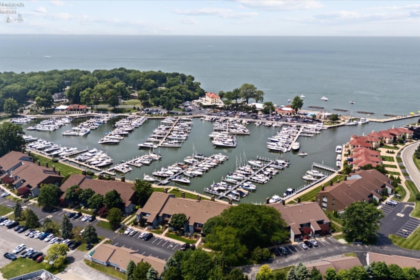 4445 Harbors Edge, Port Clinton, 43452, 3 Bedrooms Bedrooms, ,4 BathroomsBathrooms,Residential,For Sale,Harbors Edge,20263227