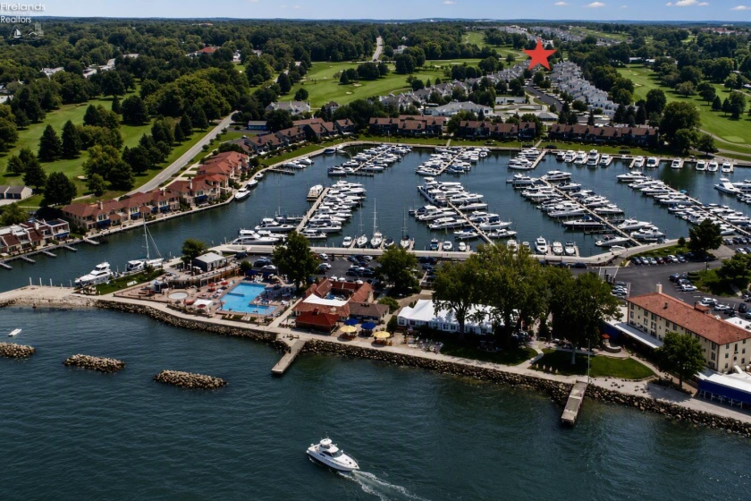 4445 Harbors Edge, Port Clinton, 43452, 3 Bedrooms Bedrooms, ,4 BathroomsBathrooms,Residential,For Sale,Harbors Edge,20263227