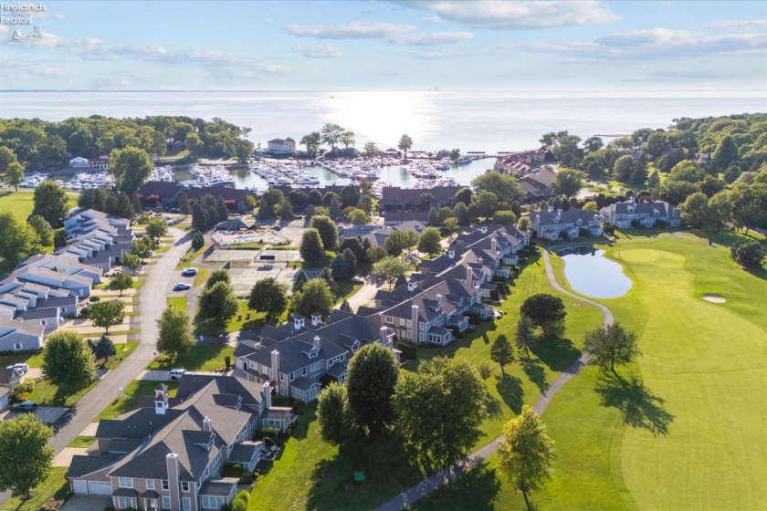 4445 Harbors Edge, Port Clinton, 43452, 3 Bedrooms Bedrooms, ,4 BathroomsBathrooms,Residential,For Sale,Harbors Edge,20263227