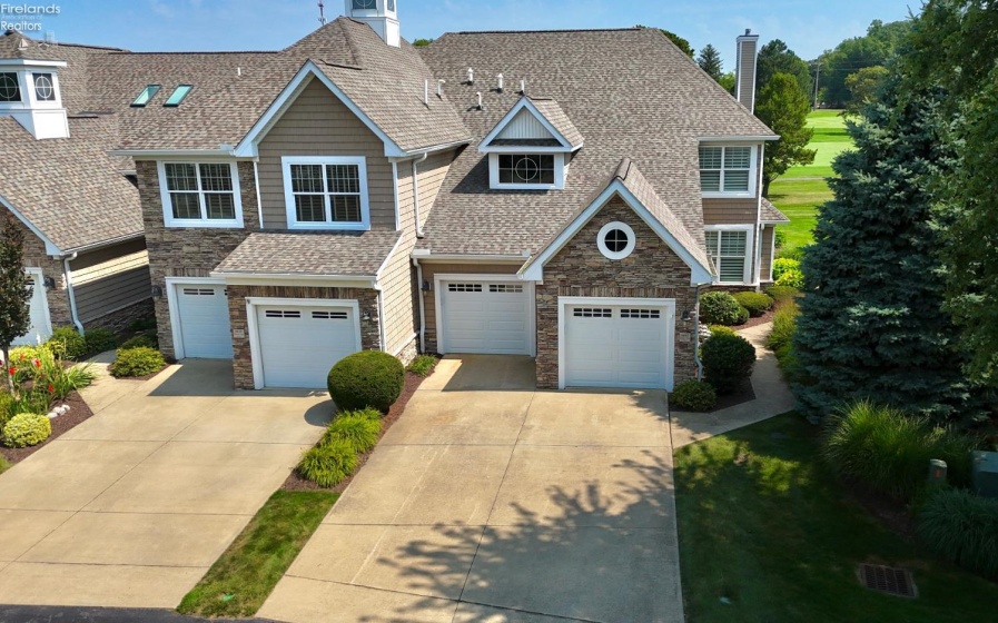 4445 Harbors Edge, Port Clinton, 43452, 3 Bedrooms Bedrooms, ,4 BathroomsBathrooms,Residential,For Sale,Harbors Edge,20263227