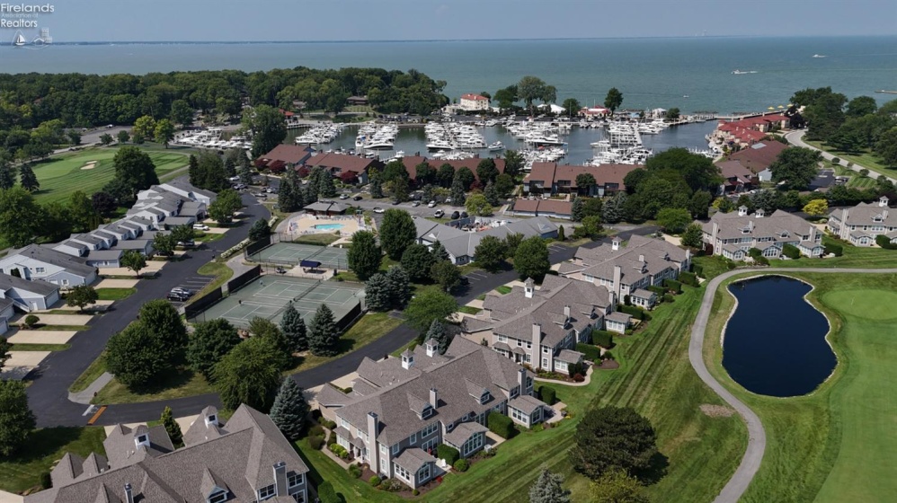 4445 Harbors Edge, Port Clinton, 43452, 3 Bedrooms Bedrooms, ,4 BathroomsBathrooms,Residential,For Sale,Harbors Edge,20263227