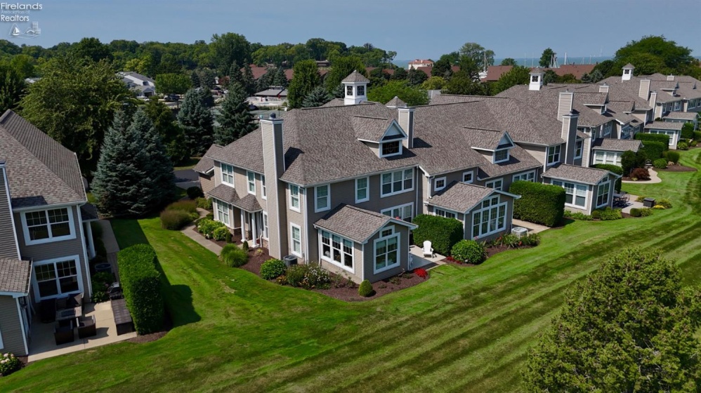 4445 Harbors Edge, Port Clinton, 43452, 3 Bedrooms Bedrooms, ,4 BathroomsBathrooms,Residential,For Sale,Harbors Edge,20263227