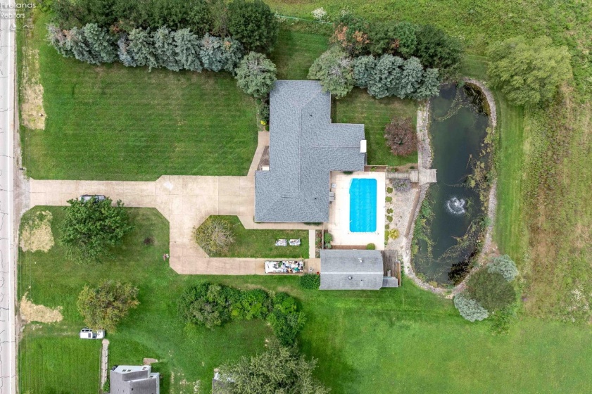 4253 Harbor Road, Port Clinton, 43452, 3 Bedrooms Bedrooms, ,2 BathroomsBathrooms,Residential,For Sale,Harbor,20263261