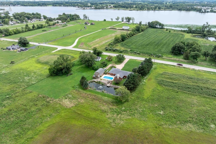 4253 Harbor Road, Port Clinton, 43452, 3 Bedrooms Bedrooms, ,2 BathroomsBathrooms,Residential,For Sale,Harbor,20263261