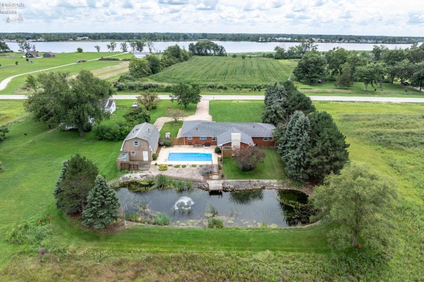 4253 Harbor Road, Port Clinton, 43452, 3 Bedrooms Bedrooms, ,2 BathroomsBathrooms,Residential,For Sale,Harbor,20263261