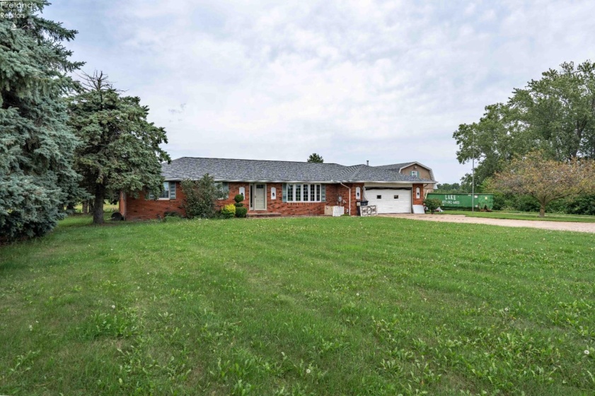 4253 Harbor Road, Port Clinton, 43452, 3 Bedrooms Bedrooms, ,2 BathroomsBathrooms,Residential,For Sale,Harbor,20263261