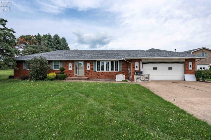 4253 Harbor Road, Port Clinton, 43452, 3 Bedrooms Bedrooms, ,2 BathroomsBathrooms,Residential,For Sale,Harbor,20263261