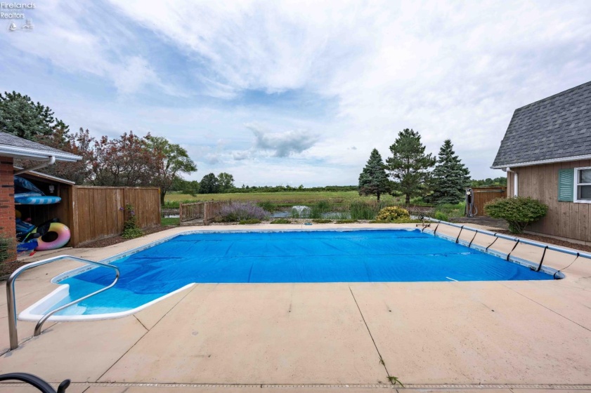 4253 Harbor Road, Port Clinton, 43452, 3 Bedrooms Bedrooms, ,2 BathroomsBathrooms,Residential,For Sale,Harbor,20263261