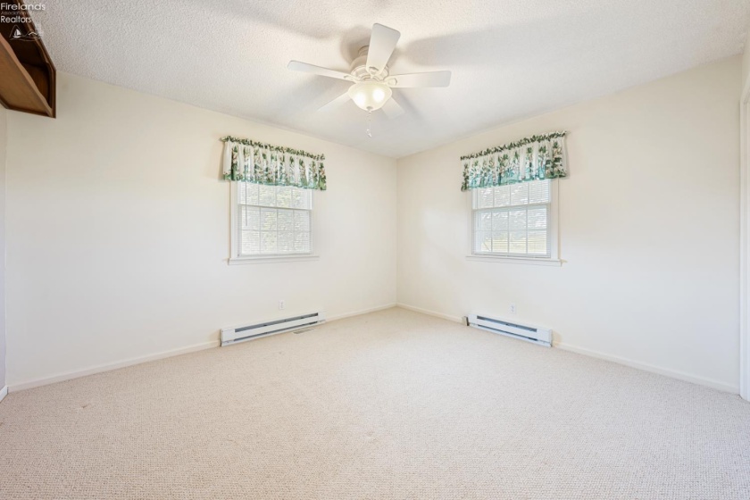 4253 Harbor Road, Port Clinton, 43452, 3 Bedroom Bedrooms, ,2 BathroomBathrooms,Residential,For Sale,Harbor,20263261