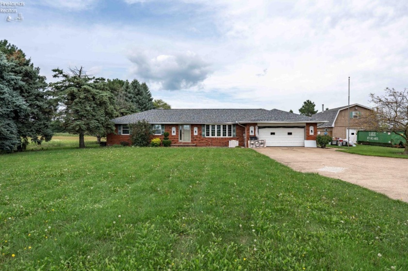 4253 Harbor Road, Port Clinton, 43452, 3 Bedrooms Bedrooms, ,2 BathroomsBathrooms,Residential,For Sale,Harbor,20263261