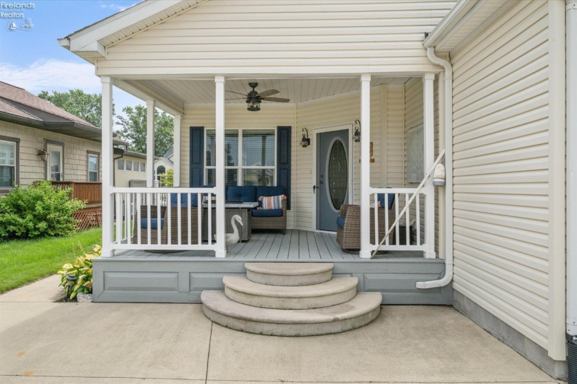 4804 Johnson Avenue, Port Clinton, 43452, 3 Bedrooms Bedrooms, ,2 BathroomsBathrooms,Residential,For Sale,Johnson,20263289