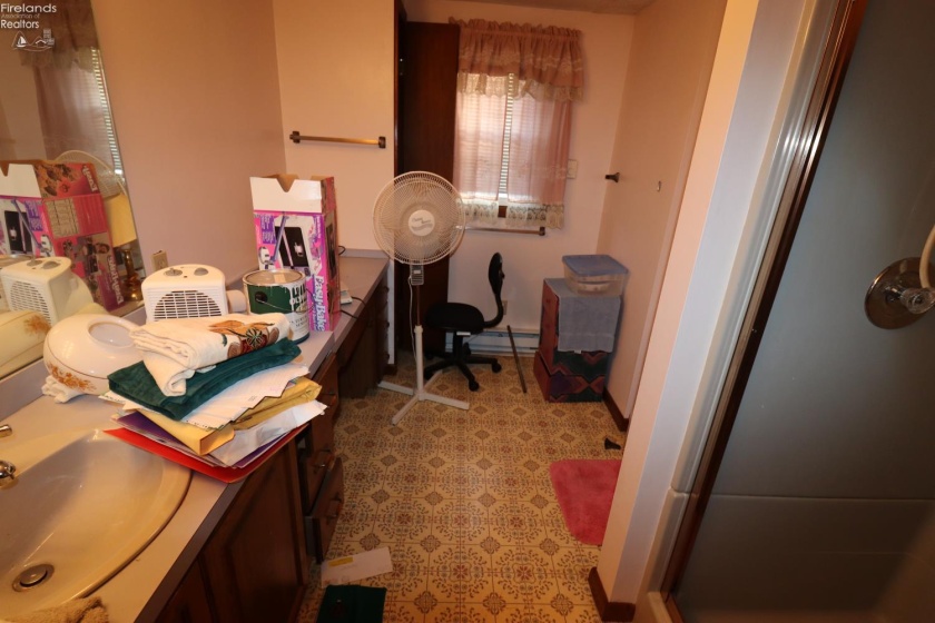 115 Meadowfield Ct, Elyria, 44035, 4 Bedrooms Bedrooms, ,2 BathroomsBathrooms,Residential,For Sale,Meadowfield Ct,20263235