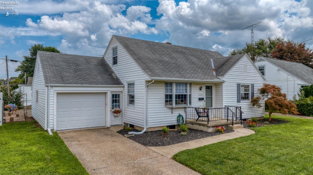 2220 Stahlwood Drive, Sandusky, 44870, 4 Bedrooms Bedrooms, ,1 BathroomBathrooms,Residential,For Sale,Stahlwood,20263290