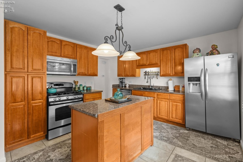 2121 Fallen Timber Drive, Sandusky, 44870, 3 Bedrooms Bedrooms, ,1 BathroomBathrooms,Residential,For Sale,Fallen Timber,20263281