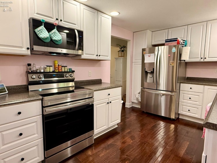 714 Strowbridge Drive, Huron, 44839, 3 Bedrooms Bedrooms, ,2 BathroomsBathrooms,Residential,For Sale,Strowbridge,20263296