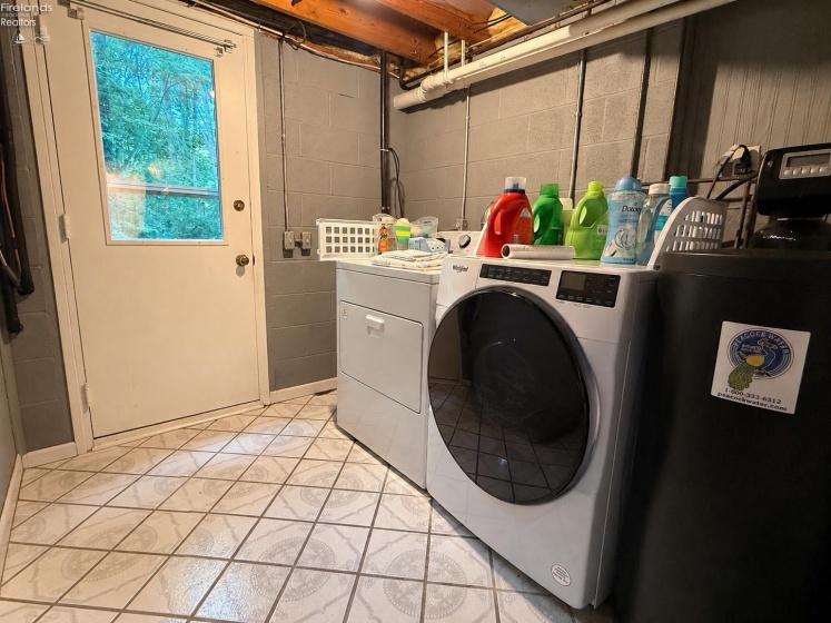 714 Strowbridge Drive, Huron, 44839, 3 Bedrooms Bedrooms, ,2 BathroomsBathrooms,Residential,For Sale,Strowbridge,20263296