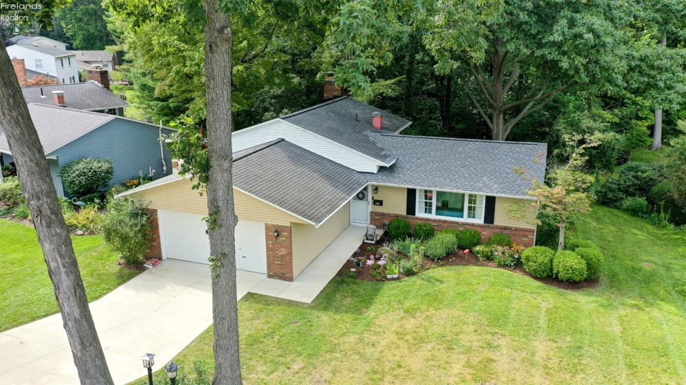 714 Strowbridge Drive, Huron, 44839, 3 Bedrooms Bedrooms, ,2 BathroomsBathrooms,Residential,For Sale,Strowbridge,20263296