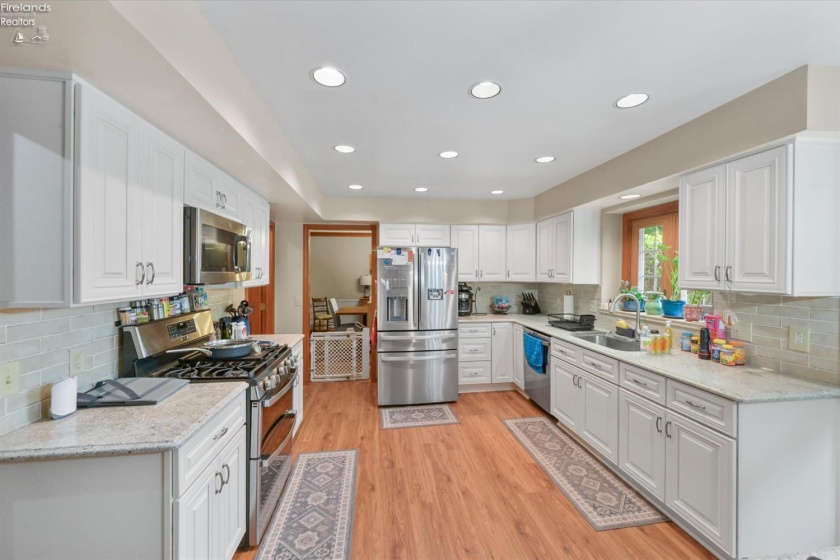 5123 Summer Dr, Sylvania, 43560, 4 Bedrooms Bedrooms, ,3 BathroomsBathrooms,Residential,For Sale,Summer Dr,20263209