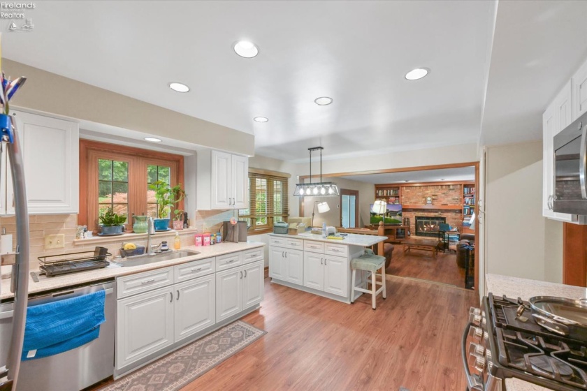 5123 Summer Dr, Sylvania, 43560, 4 Bedrooms Bedrooms, ,3 BathroomsBathrooms,Residential,For Sale,Summer Dr,20263209