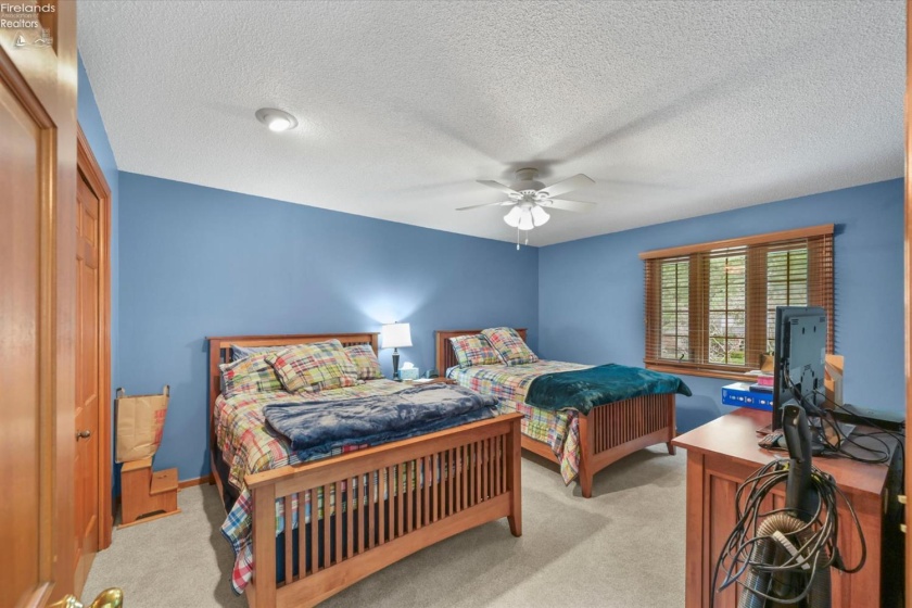 5123 Summer Dr, Sylvania, 43560, 4 Bedrooms Bedrooms, ,3 BathroomsBathrooms,Residential,For Sale,Summer Dr,20263209
