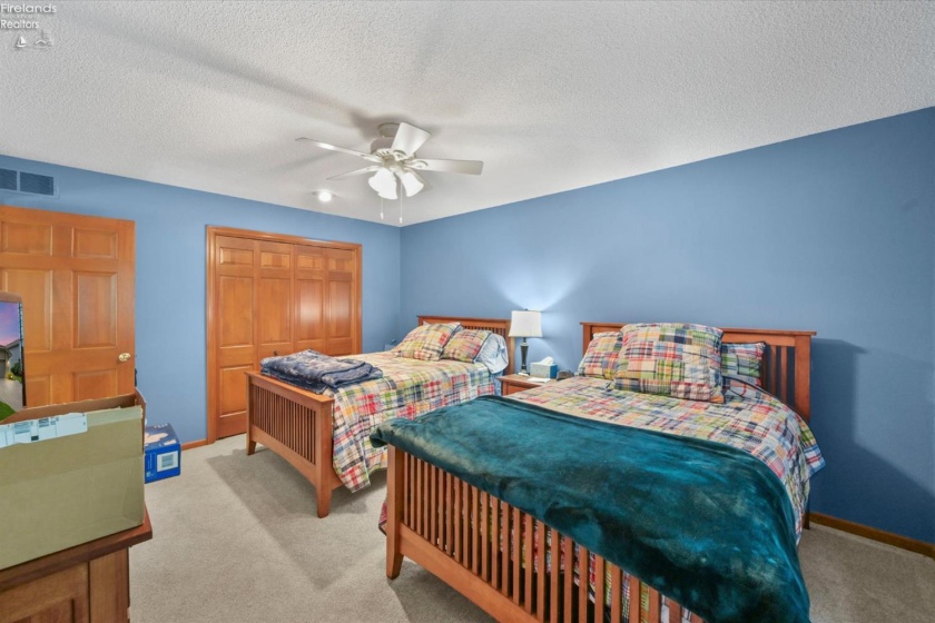 5123 Summer Dr, Sylvania, 43560, 4 Bedrooms Bedrooms, ,3 BathroomsBathrooms,Residential,For Sale,Summer Dr,20263209