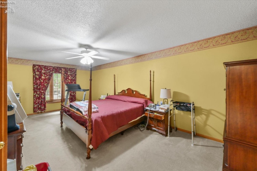 5123 Summer Dr, Sylvania, 43560, 4 Bedrooms Bedrooms, ,3 BathroomsBathrooms,Residential,For Sale,Summer Dr,20263209