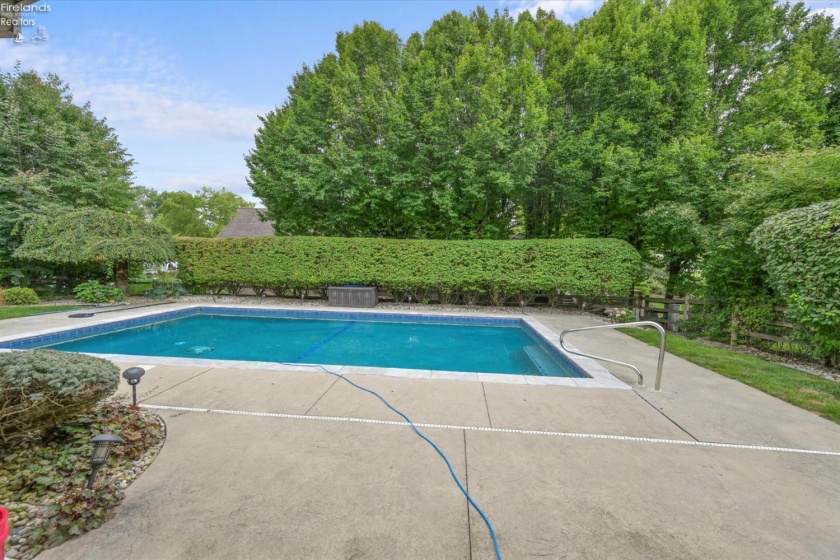 5123 Summer Dr, Sylvania, 43560, 4 Bedrooms Bedrooms, ,3 BathroomsBathrooms,Residential,For Sale,Summer Dr,20263209