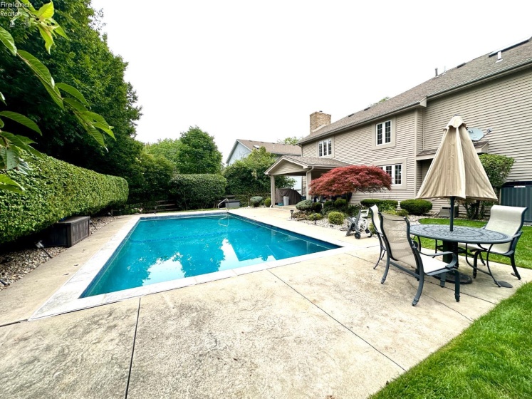5123 Summer Dr, Sylvania, 43560, 4 Bedrooms Bedrooms, ,3 BathroomsBathrooms,Residential,For Sale,Summer Dr,20263209