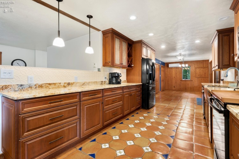 48 Concord Avenue, Put-In-Bay, 43456, 3 Bedroom Bedrooms, ,2 BathroomBathrooms,Residential,For Sale,Concord,20263262
