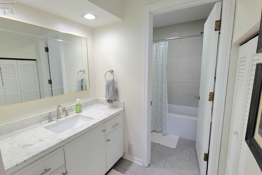 4390 Marin Woods, Port Clinton, 43452, 2 Bedrooms Bedrooms, ,4 BathroomsBathrooms,Residential,For Sale,Marin Woods,20263305