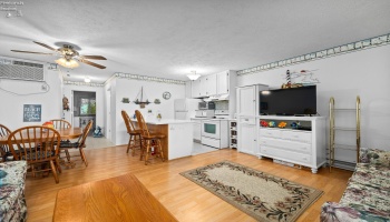 216 Lakeshore Drive, Port Clinton, 43452, 1 Bedroom Bedrooms, ,1 BathroomBathrooms,Residential,For Sale,Lakeshore,20263286