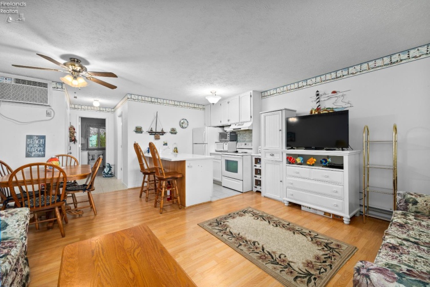 216 Lakeshore Drive, Port Clinton, 43452, 1 Bedroom Bedrooms, ,1 BathroomBathrooms,Residential,For Sale,Lakeshore,20263286