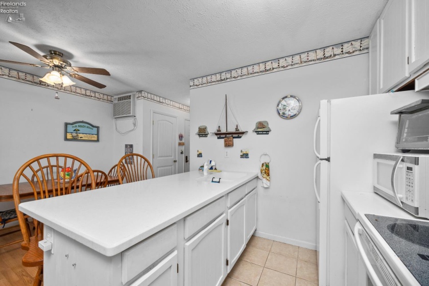 216 Lakeshore Drive, Port Clinton, 43452, 1 Bedroom Bedrooms, ,1 BathroomBathrooms,Residential,For Sale,Lakeshore,20263286