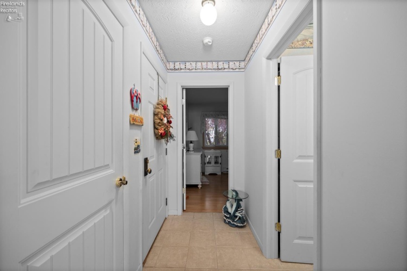 216 Lakeshore Drive, Port Clinton, 43452, 1 Bedroom Bedrooms, ,1 BathroomBathrooms,Residential,For Sale,Lakeshore,20263286