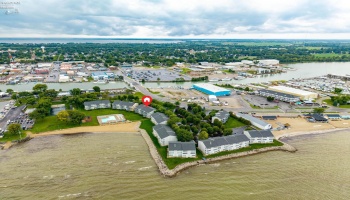 216 Lakeshore Drive, Port Clinton, 43452, 1 Bedroom Bedrooms, ,1 BathroomBathrooms,Residential,For Sale,Lakeshore,20263286