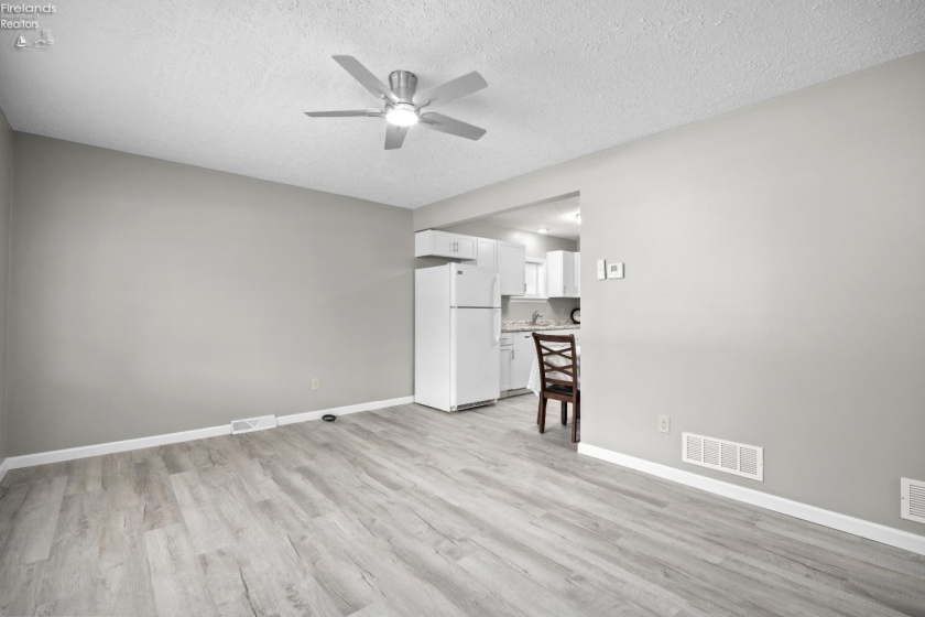 6485 Russia Rd., South Amherst, 44001, 3 Bedrooms Bedrooms, ,1 BathroomBathrooms,Residential,For Sale,Russia Rd.,20263274