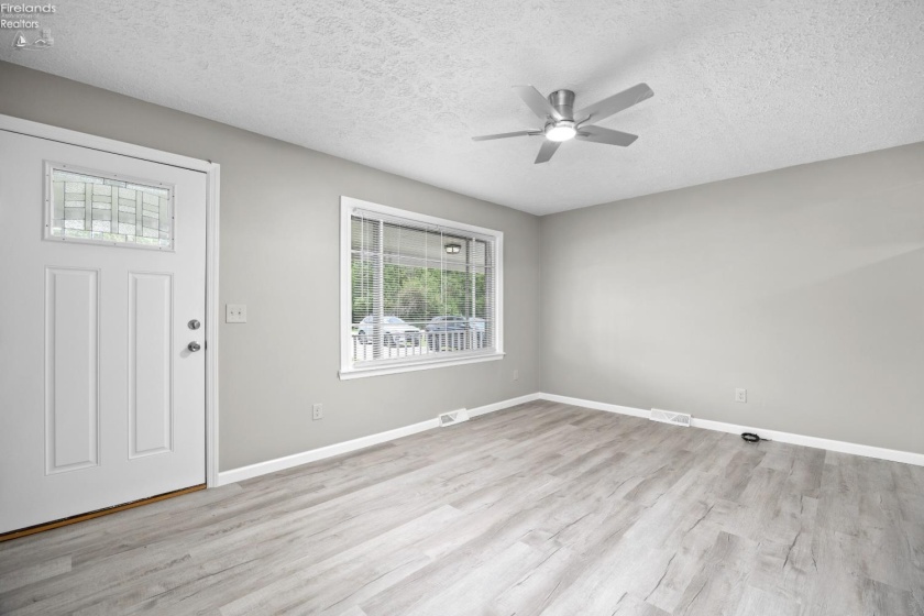 6485 Russia Rd., South Amherst, 44001, 3 Bedrooms Bedrooms, ,1 BathroomBathrooms,Residential,For Sale,Russia Rd.,20263274
