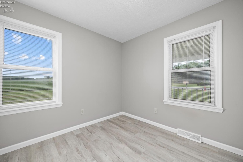 6485 Russia Rd., South Amherst, 44001, 3 Bedrooms Bedrooms, ,1 BathroomBathrooms,Residential,For Sale,Russia Rd.,20263274