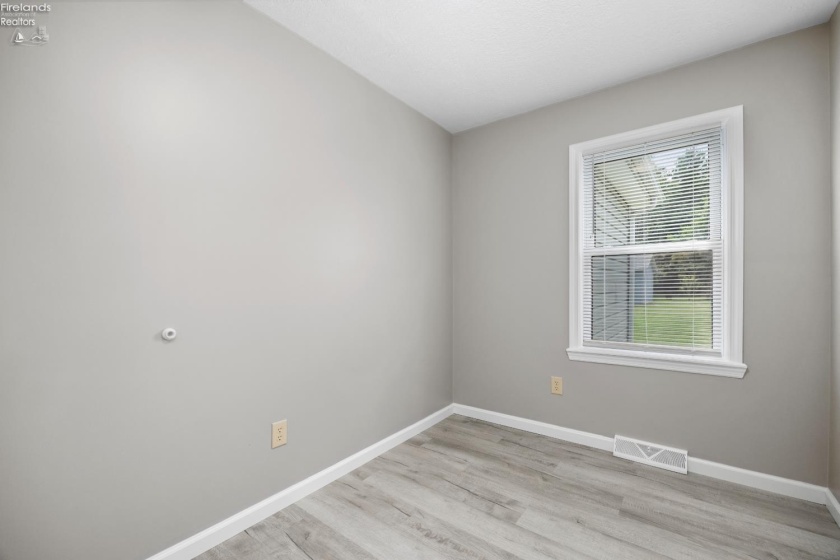 6485 Russia Rd., South Amherst, 44001, 3 Bedrooms Bedrooms, ,1 BathroomBathrooms,Residential,For Sale,Russia Rd.,20263274