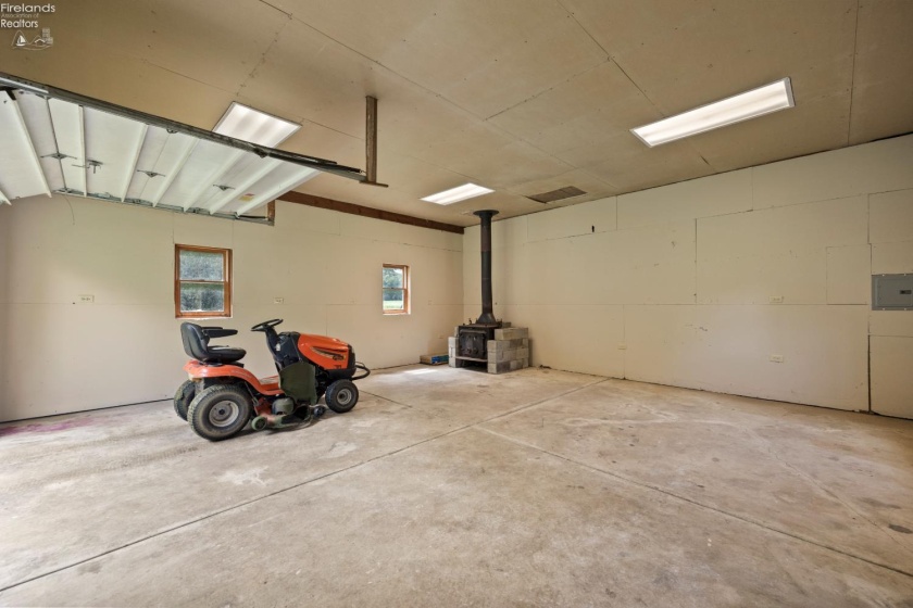 6485 Russia Rd., South Amherst, 44001, 3 Bedrooms Bedrooms, ,1 BathroomBathrooms,Residential,For Sale,Russia Rd.,20263274