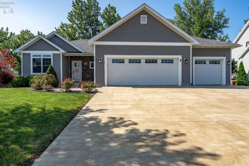 5131 Blue Teal Drive, Port Clinton, 43452, 4 Bedroom Bedrooms, ,3 BathroomBathrooms,Residential,For Sale,Blue Teal,20263294