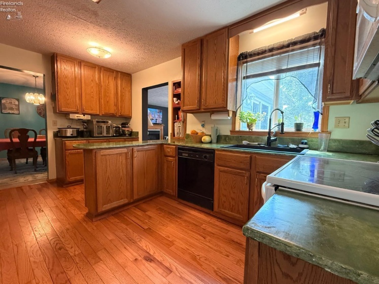 4704 Venice Road, Sandusky, 44870, 3 Bedrooms Bedrooms, ,3 BathroomsBathrooms,Residential,For Sale,Venice,20263302