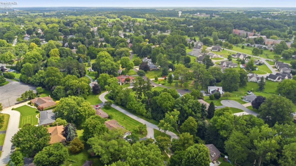 9 Meadow Lane, Tiffin, 44883, 4 Bedrooms Bedrooms, ,3 BathroomsBathrooms,Residential,For Sale,Meadow,20263216