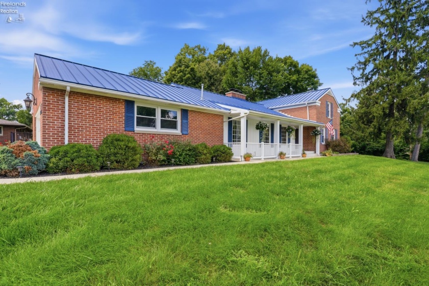 9 Meadow Lane, Tiffin, 44883, 4 Bedrooms Bedrooms, ,3 BathroomsBathrooms,Residential,For Sale,Meadow,20263216