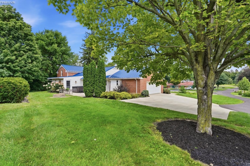 9 Meadow Lane, Tiffin, 44883, 4 Bedrooms Bedrooms, ,3 BathroomsBathrooms,Residential,For Sale,Meadow,20263216