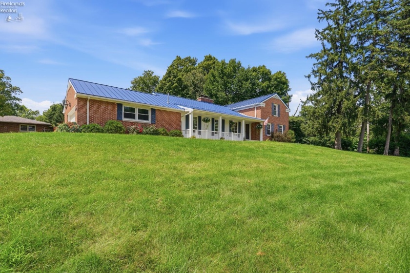 9 Meadow Lane, Tiffin, 44883, 4 Bedrooms Bedrooms, ,3 BathroomsBathrooms,Residential,For Sale,Meadow,20263216