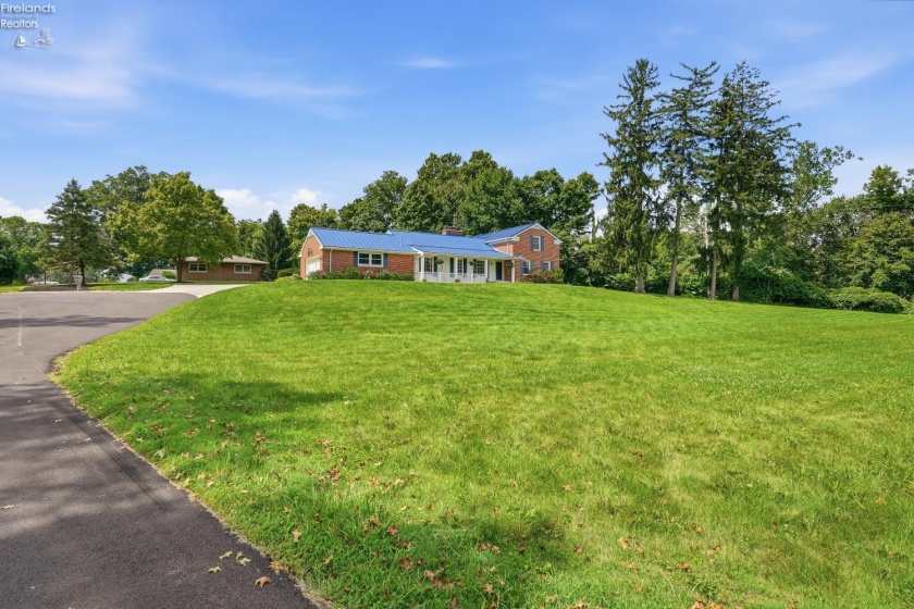 9 Meadow Lane, Tiffin, 44883, 4 Bedrooms Bedrooms, ,3 BathroomsBathrooms,Residential,For Sale,Meadow,20263216
