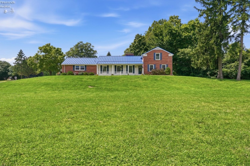 9 Meadow Lane, Tiffin, 44883, 4 Bedrooms Bedrooms, ,3 BathroomsBathrooms,Residential,For Sale,Meadow,20263216